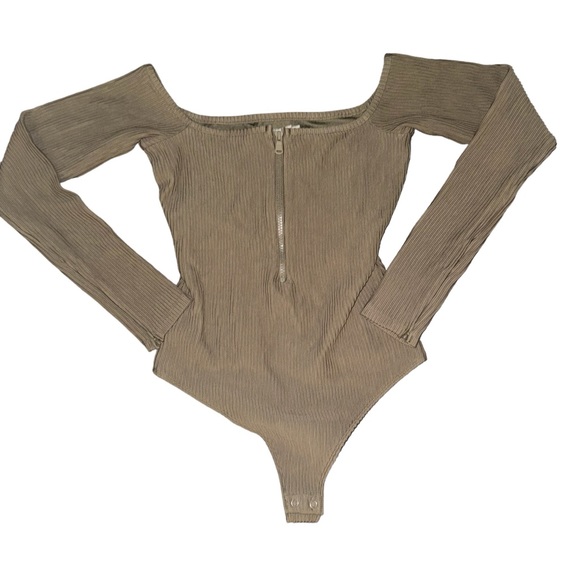 NWT Good American Half-Zip Bodysuit, Size 2 - Picture 3 of 7